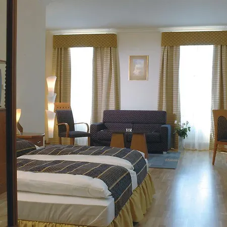 Hotell Grandhotel Zvon 4*