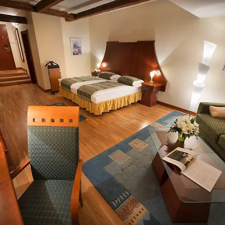 그랜드호텔 츠본 4* 체스케부데요비체