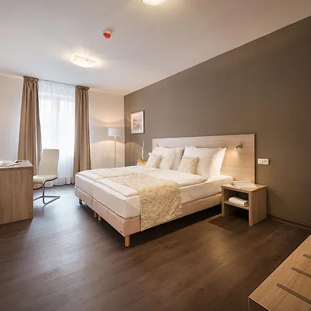Otel Grandhotel Zvon 4*