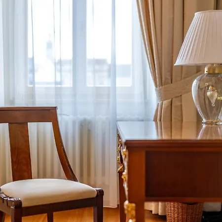 Hotel Grandhotel Zvon 4*