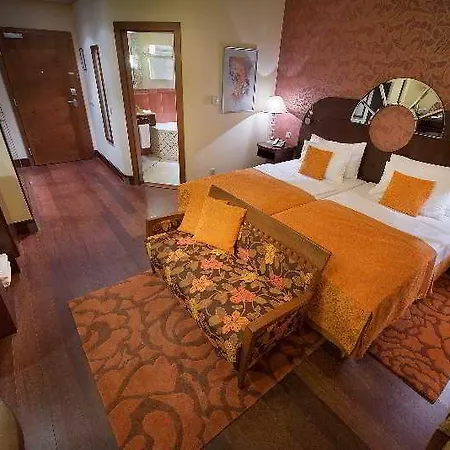 Grandhotel Zvon Hotell