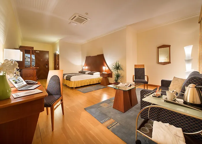 Grandhotel Zvon מלון