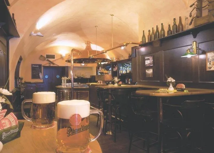 מלון Grandhotel Zvon 4*