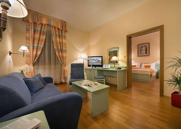 מלון Grandhotel Zvon