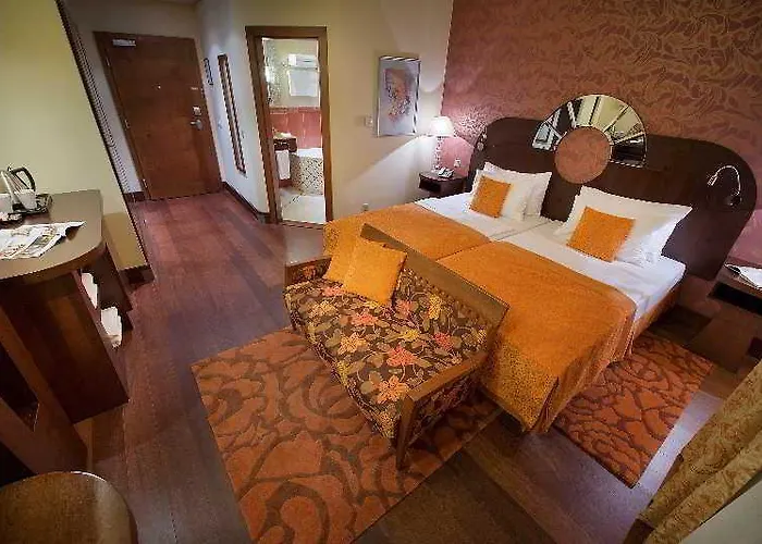 Grandhotel Zvon מלון